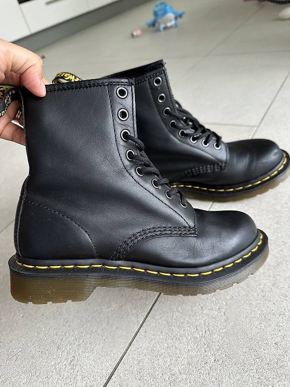 Scarpe da uomo: Dr martens boots – Usato da Fahrweid venduto da lei_8tnf