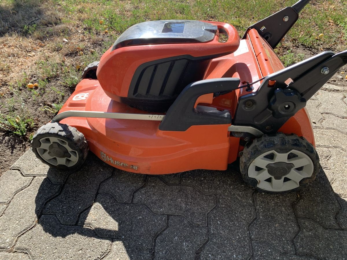 Husqvarna Tagliaerba: Husqvarna Rasenmäher  LC 347IVX – Difettoso da Liestal venduto da num_xp75 1