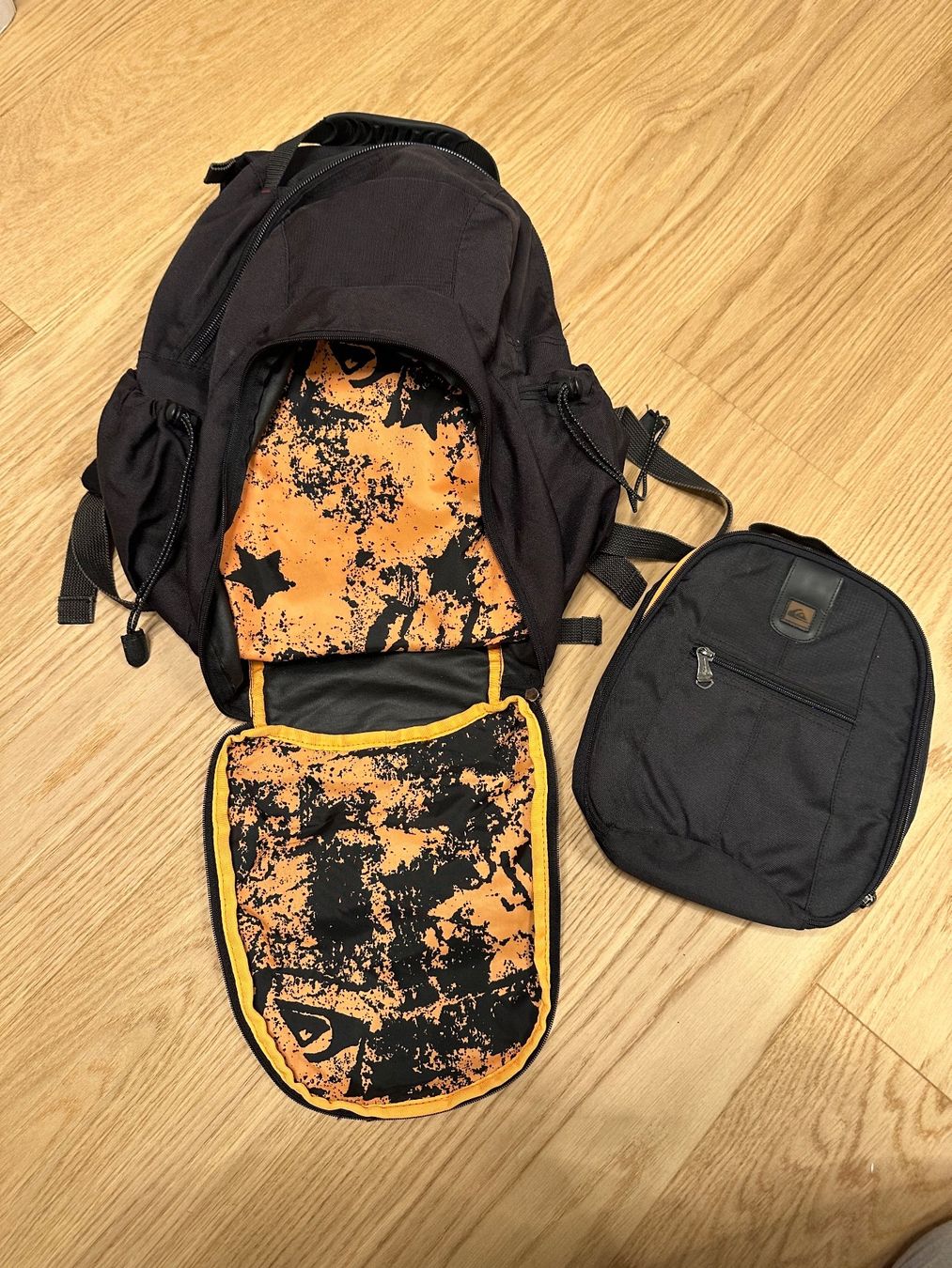 Quiksilver Zaini: Quicksilver Rucksack mit Lunchkühltasche – Usato da Hergiswil NW venduto da Labello01