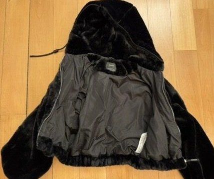 Giacche: Bershka Jacke Hoodie – Usato da Zürich venduto da Riikaadoo 3