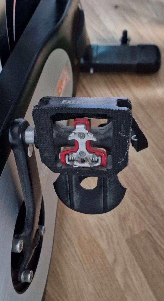 Taurus Hometrainer: Taurus IC 70 Pro Indoor Bike-Magnetbremse – Usato da Büsserach venduto da Sito1979 3