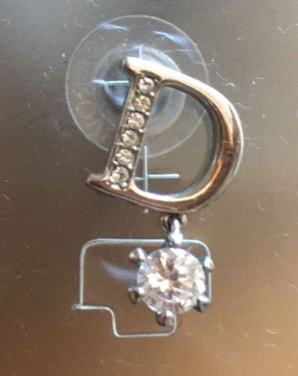Orecchini pendenti & Orecchini a lobo: Boucles d’oreilles argentées D brillants pendants – Nuovo e nell'imballaggio originale da Genève venduto da Libellule477 1