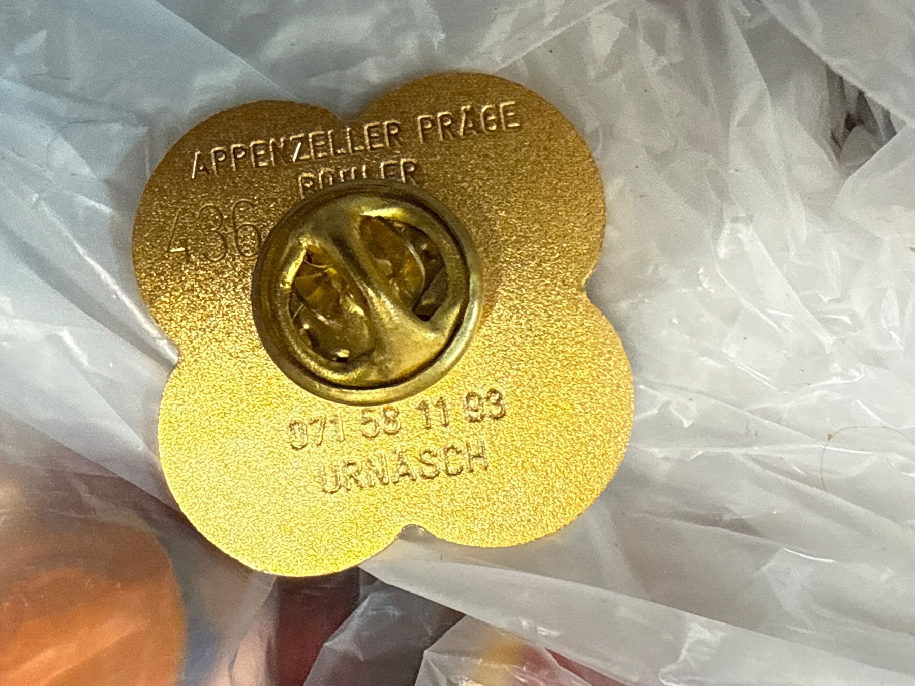 Plaketten & Abzeichen: Pin – Gebraucht aus Amriswil von used2use 1