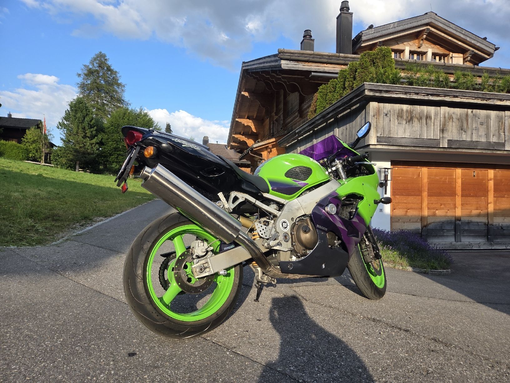 Kawasaki Strada: Kawasaki Ninja zx9r – Usato da Rougemont venduto da victor.wnk 9
