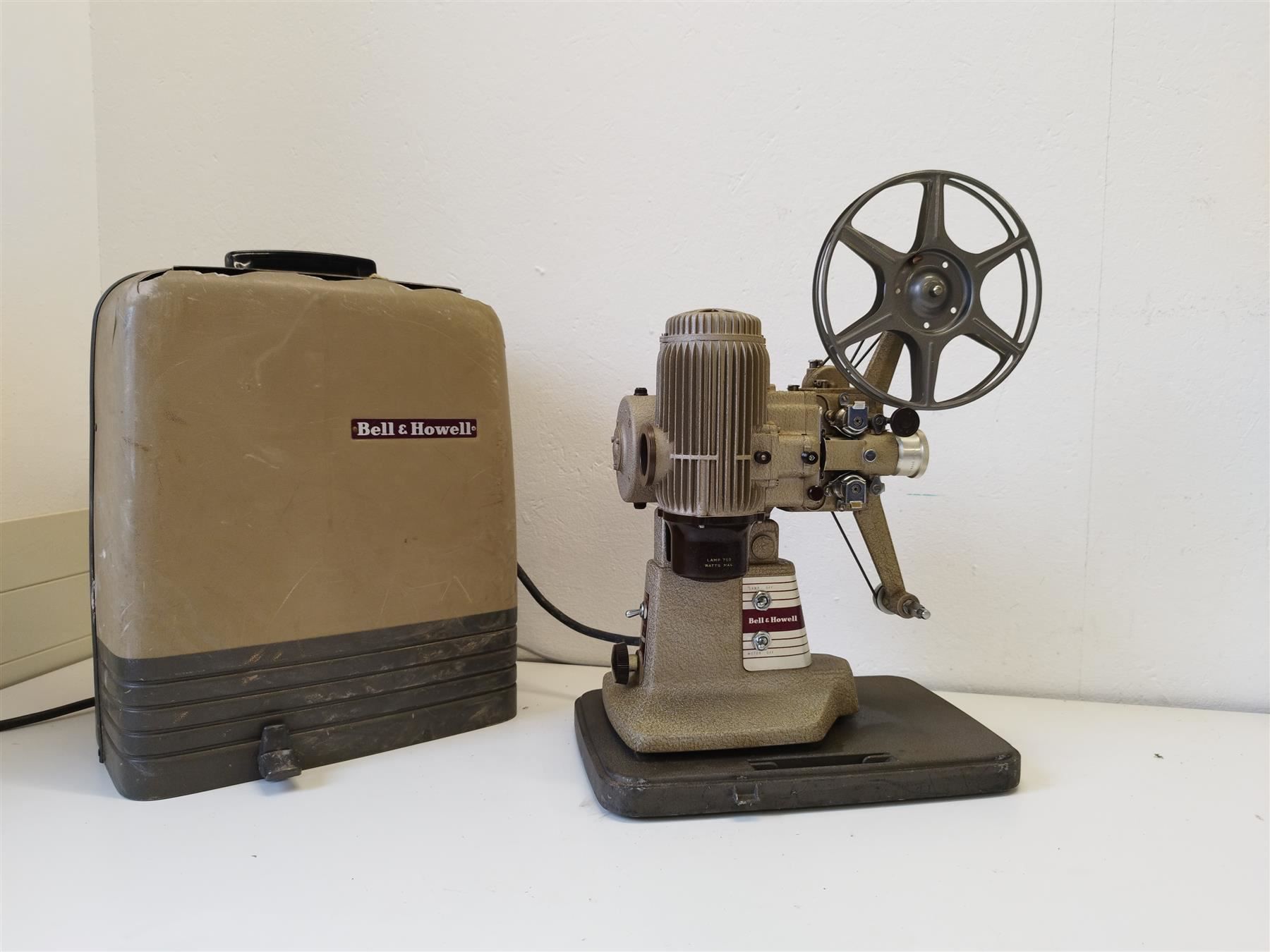 Proiettori: Bell Howell 16mm Projektor – Difettoso da Niederdorf venduto da LeptonAG