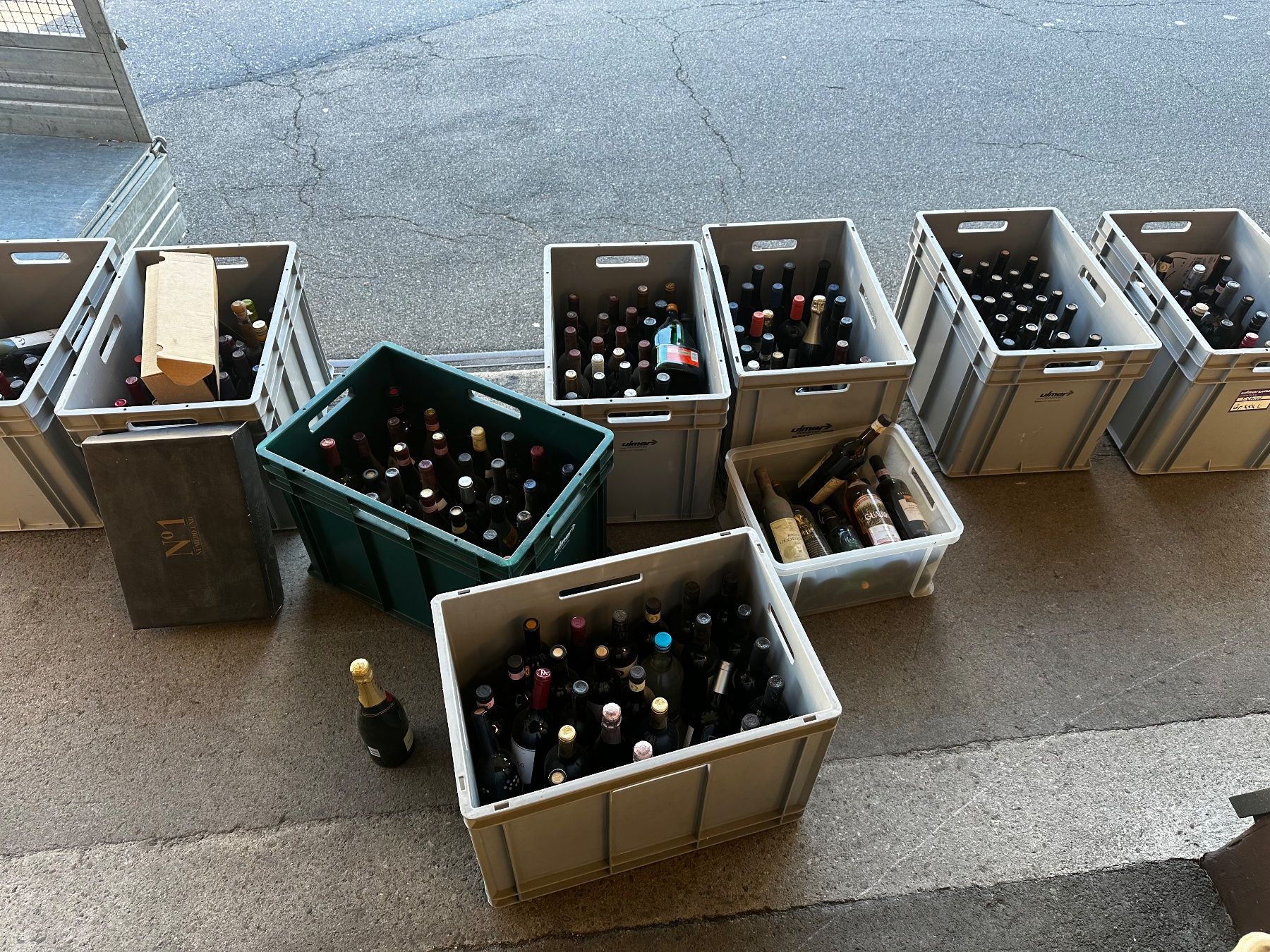 Vins: Wein – Neuf (Voir description) à Niederurnen par dia_wj75