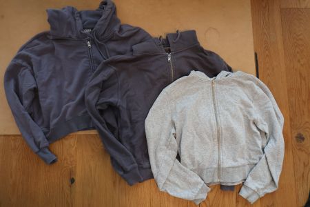 Kleiderpaket: 3 Jacken, 2 Hoodies, Grösse M / L
