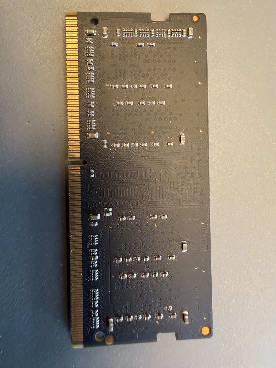 Memory / RAM: RAM 4GB DDR4 PC4-2400T-SC0-11 – Gebraucht aus Basel von Brolo.tv 1