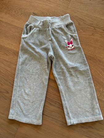 Flauschige Trainer-Hose in Grösse 92/98