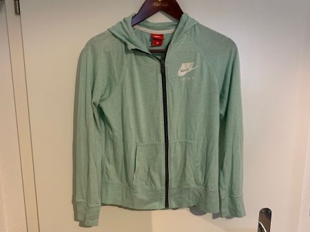 Nike Jacke Grösse XL Kinder (sehr dünn und angenehm)