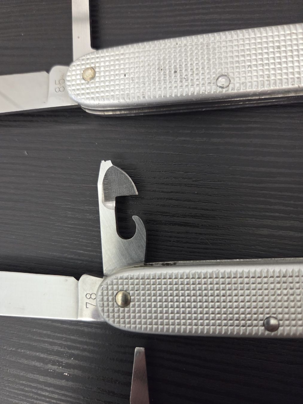 Victorinox Coltelli tascabile: 4x Militärsackmesser Alox – Usato da Dietikon venduto da Allegra34 3