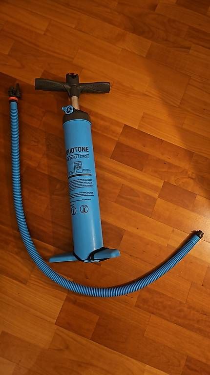 Kite: Duotone Kite/ Wing Pump – Gebraucht aus Zürich von kka93