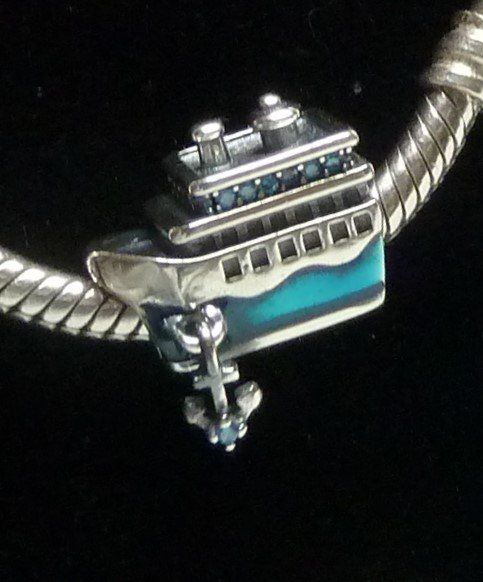 Ciondoli: Charm-Schiff kompatibel mit Armband. – Nuovo e nell'imballaggio originale da Lamboing venduto da Qtrica 1