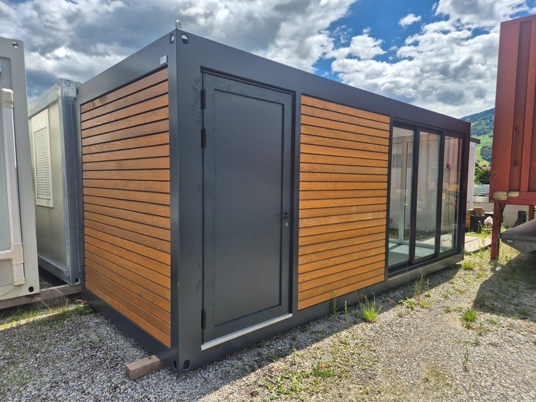 Contenedor modular habitable, oficina o casa de jardín – 6,05 × 2,44 m