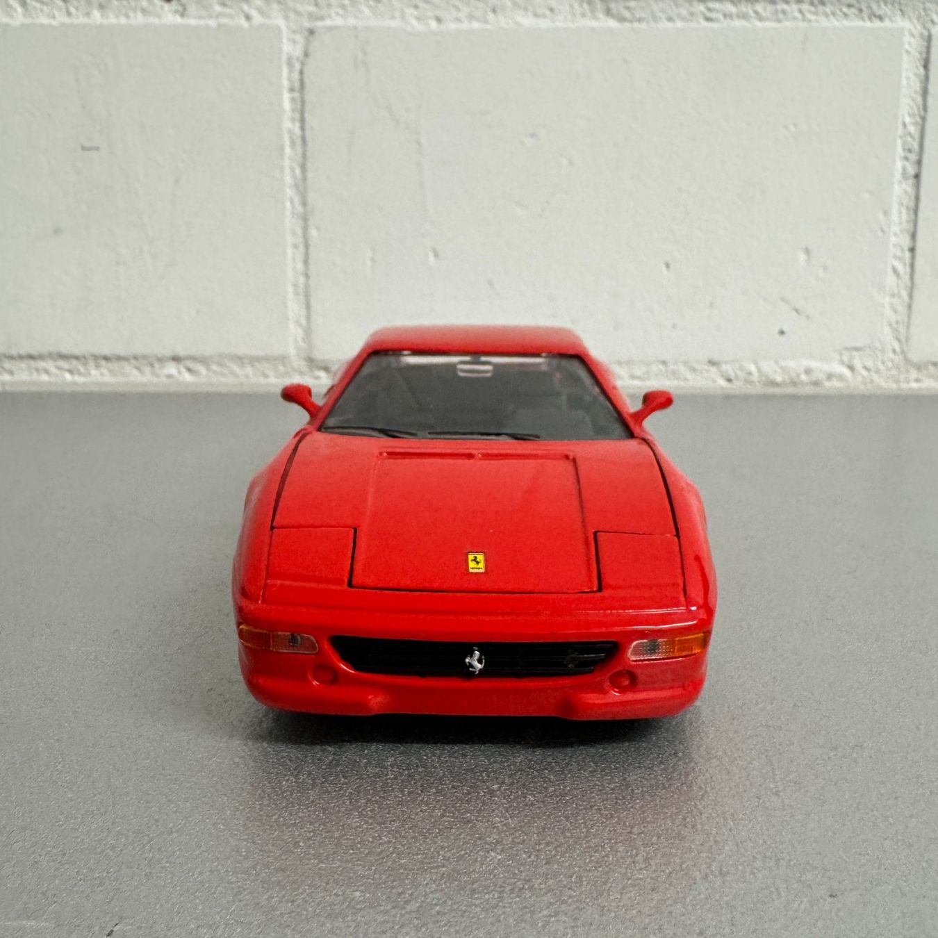 Maisto Modellini d'auto: Modellauto 1:24 Ferrari F355 Berlinetta rot – Usato da Balzers venduto da dassandro 4