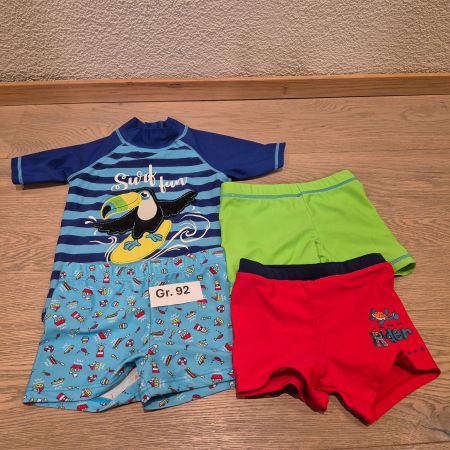Diverse Badehosen und Badeshirts Gr. 92