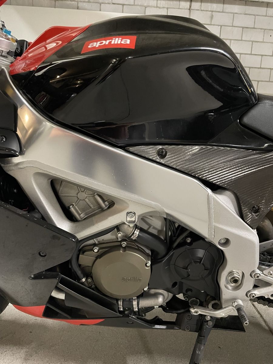 Strada: Aprilia RSV4 Factory – Usato da Sirnach venduto da Verchauf95 8