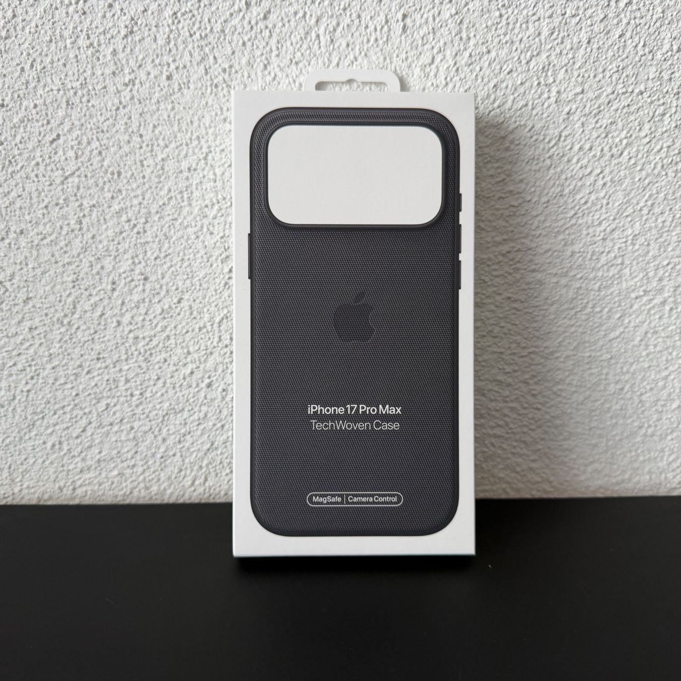 Apple Cover & Protezioni schermo: Apple | TechWoven Case | Schwarz | iPhone 17 Pro Max – Usato da Tägerwilen venduto da Skillet