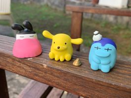 Set von drei Tamagotchi Figuren