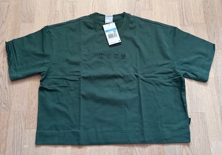 Nike Sportswear Lockeres Kurzarm-T-Shirt für Damen Größe: M