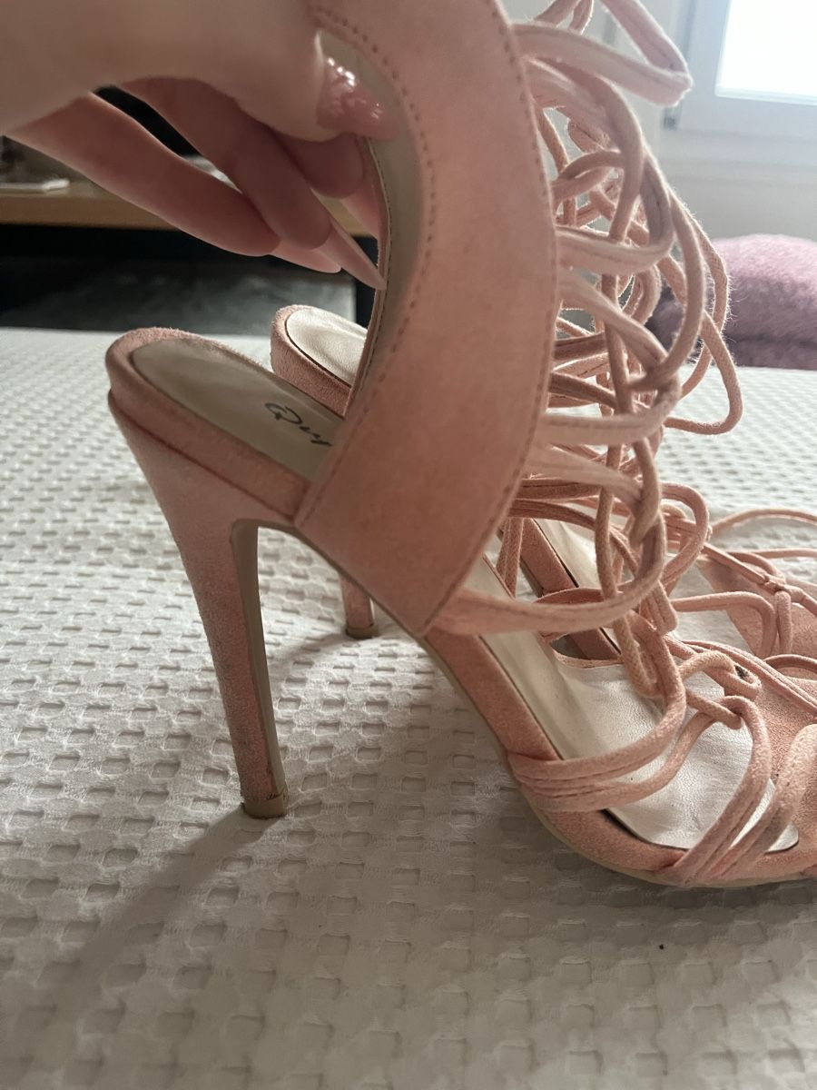 Scarpe da donna: Sandalen mit Absatz, Grösse 37, Pfirsichfarbe – Usato da Arch venduto da sibylle.anne 1