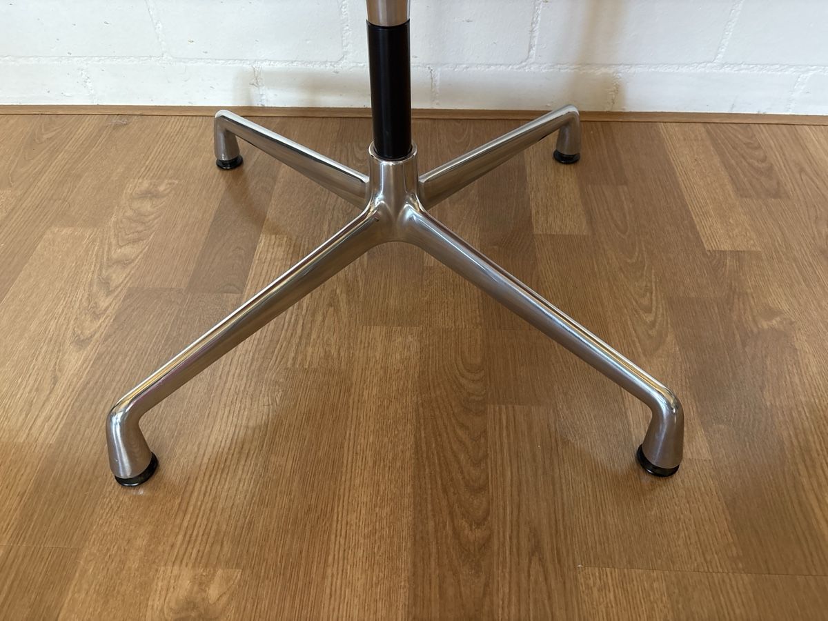 Vitra Chaises: Vitra Eames Alu Chair – D'occasion à Basel par magnummarine 4