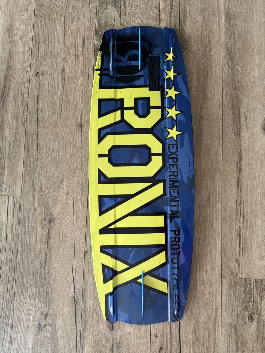 Ronix Planches de surf: Ronix Wakeboard Vision 120cm (Junior) – D'occasion à Cudrefin par N-Ok 2