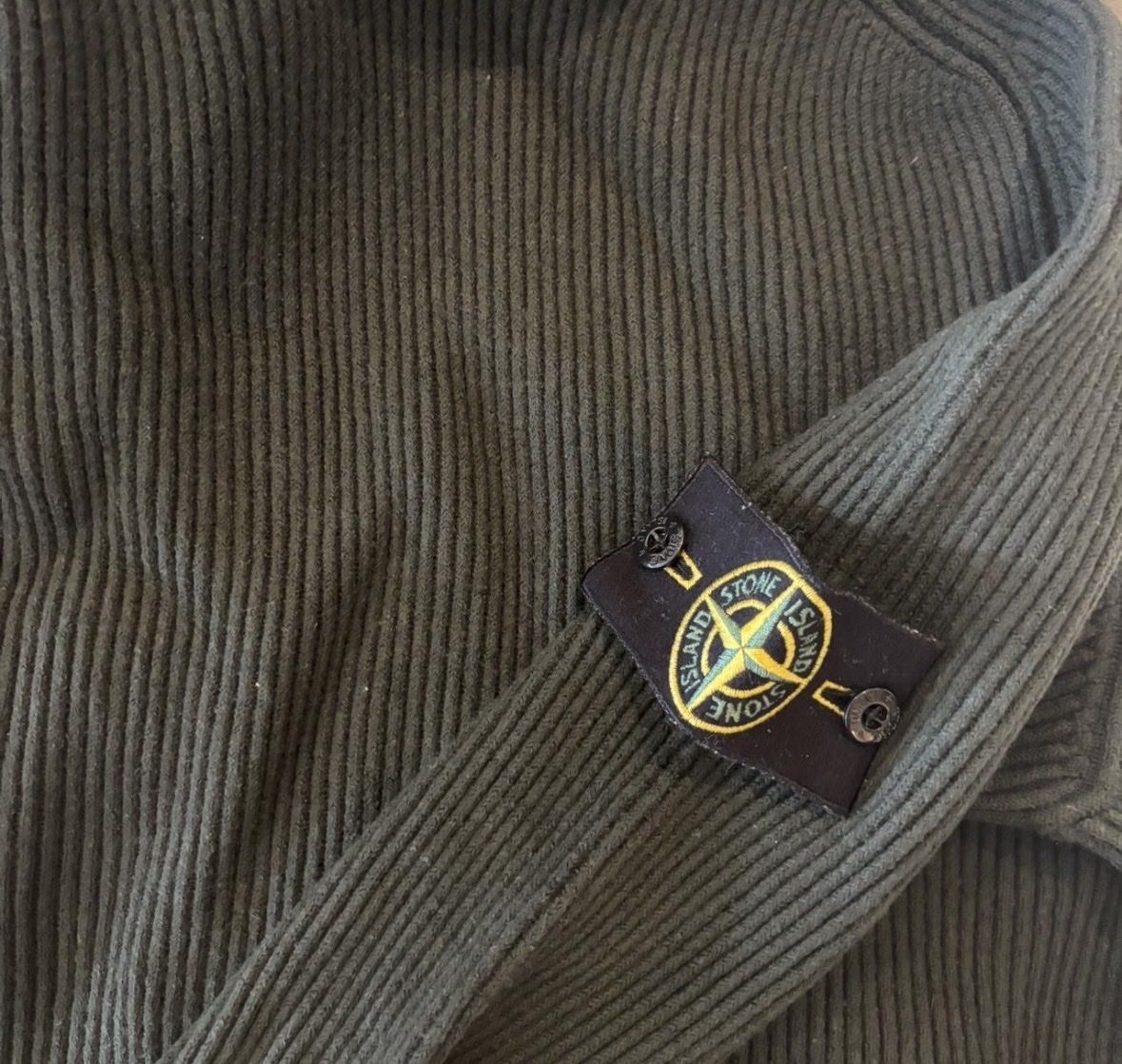 Stone Island Maglioni & Felpe: Stone Island Rollkragenpullover Gr. M plus – Usato da Thun venduto da var_vw6s 1