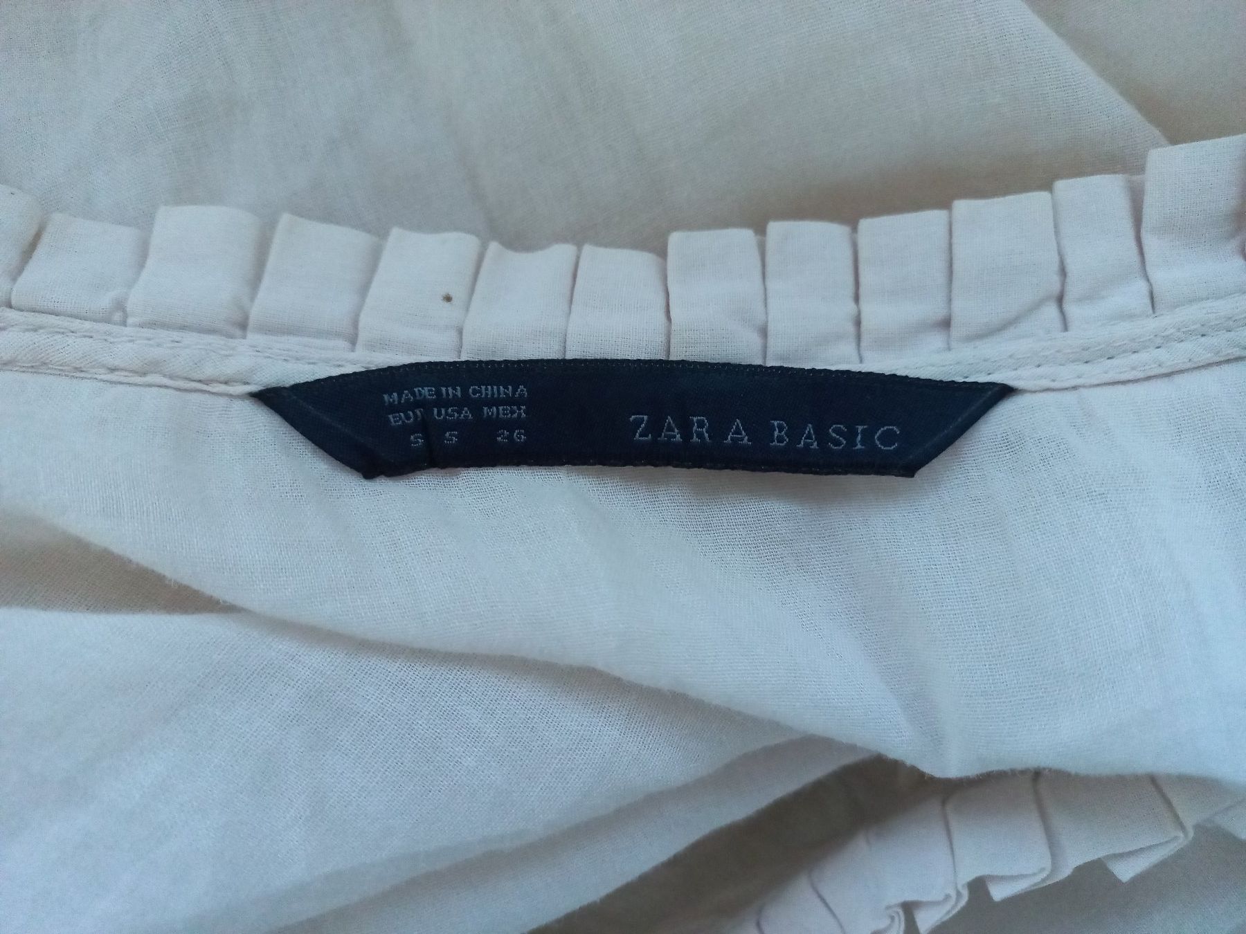 Zara T-shirt: Elégant T-shirt Zara – Usato da Châtelaine venduto da kbabs 2