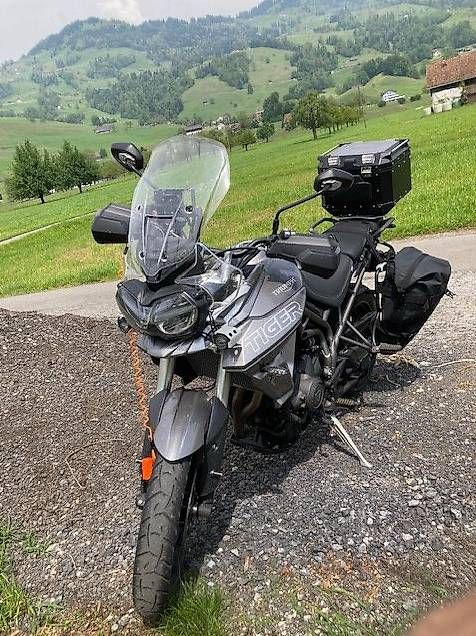 Enduro: Triumph Tiger 800 XRt 8000km – D'occasion à Zug par aur_9zcj