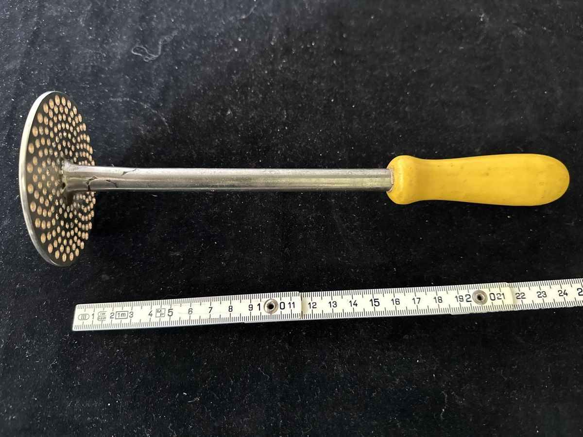 Cucine complete: Vintage Kartoffel Stamp oder Stüngu  – Usato da Zürich venduto da Chaeffeler 3