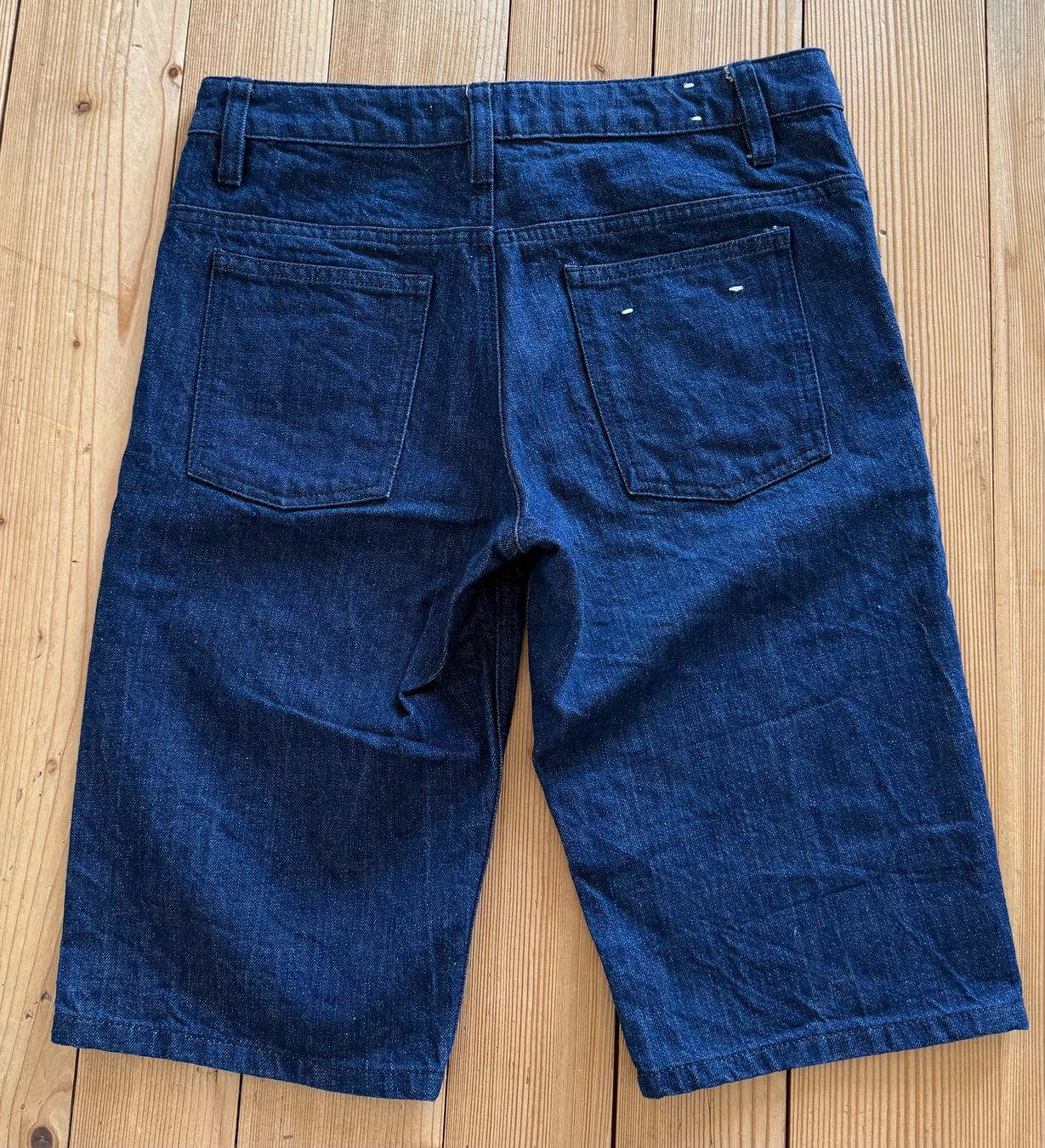 Acne Studios Pantaloni: Acne Indigo Bermudashorts,  Vintage – Usato da Luzern venduto da Mamutpe 1