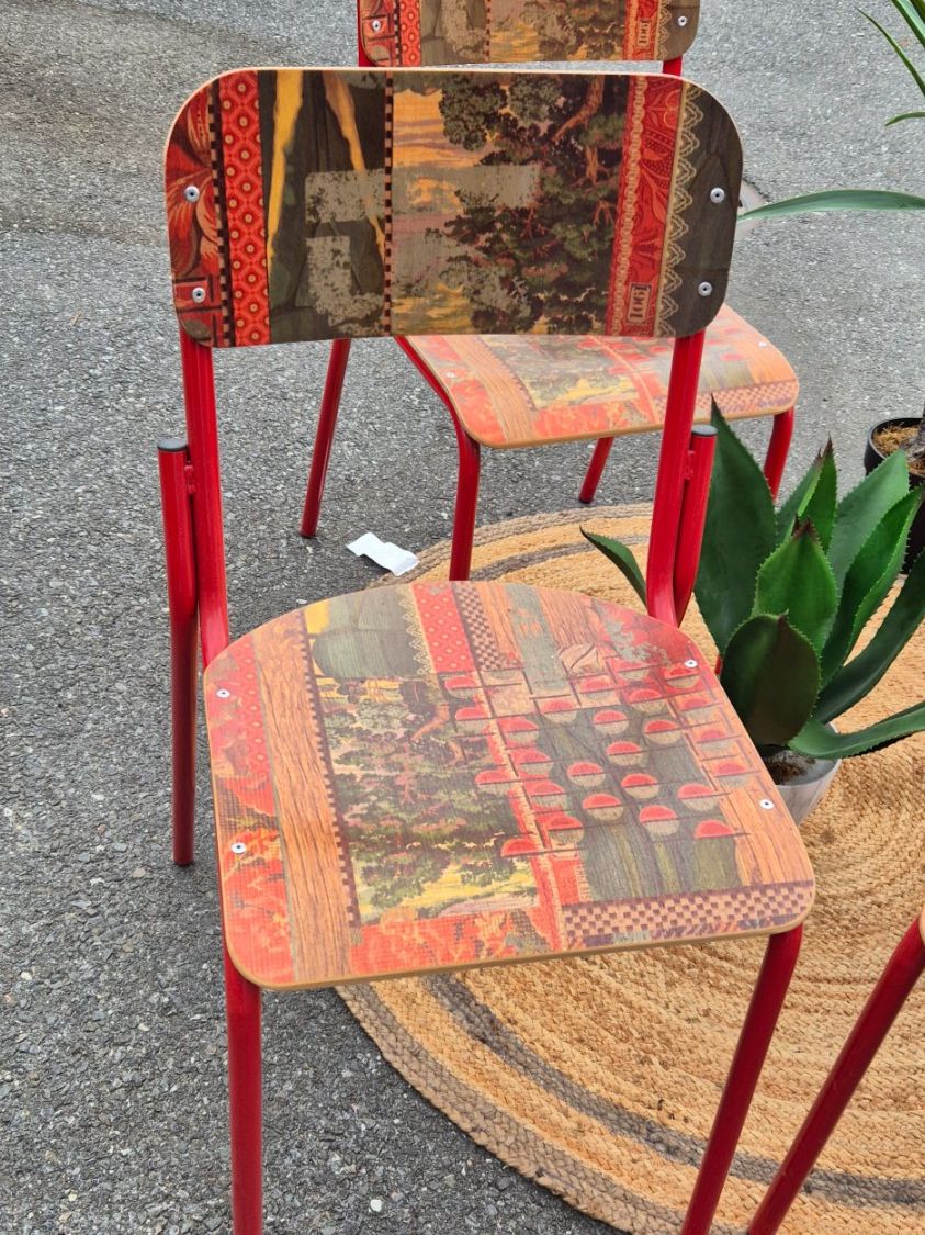 Chaises: 4chaises MIHO neuves – D'occasion à Fully par tameab 1