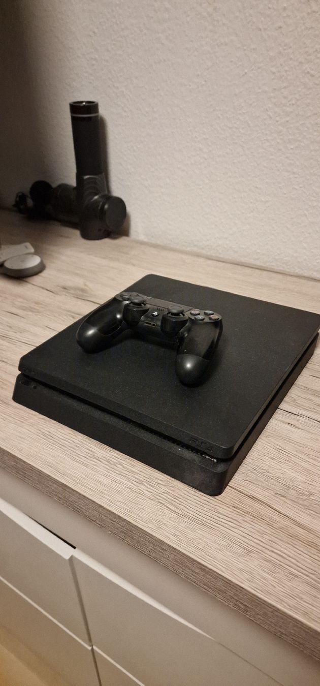 Sony Console: PlayStation 4 Jail 9.00 – Usato da Zürich venduto da Abrar123 2