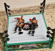 WWE Wrestling Ring mit zwei Figuren guter Zustand