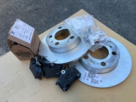 Set disque et plaquettes pour roue arrière véhicule Audi A1