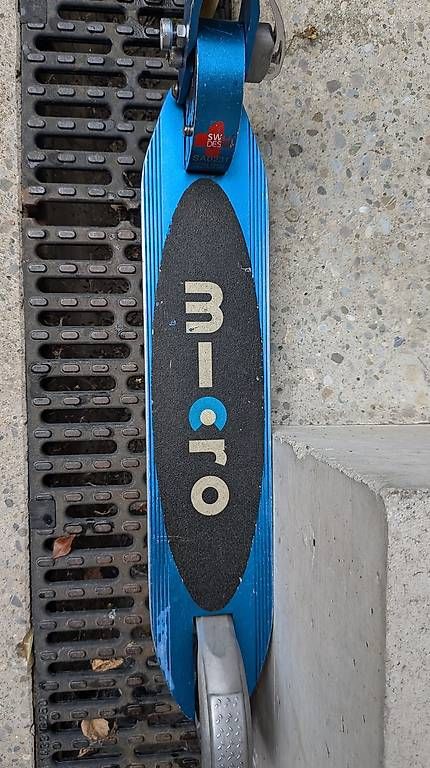 Chilli Kickboard: Micro Scooter LED Blue – D'occasion à Zürich par Zause2006 2