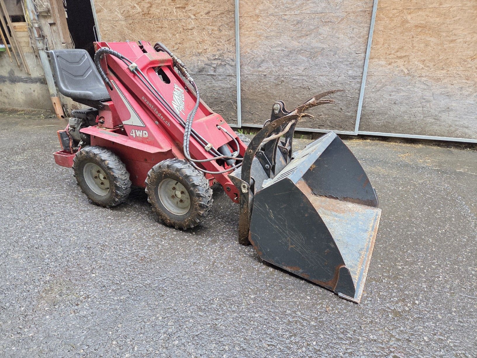 Chargeur de ferme: Hoflader Avant – D'occasion à Unteriberg par Prinz011 1
