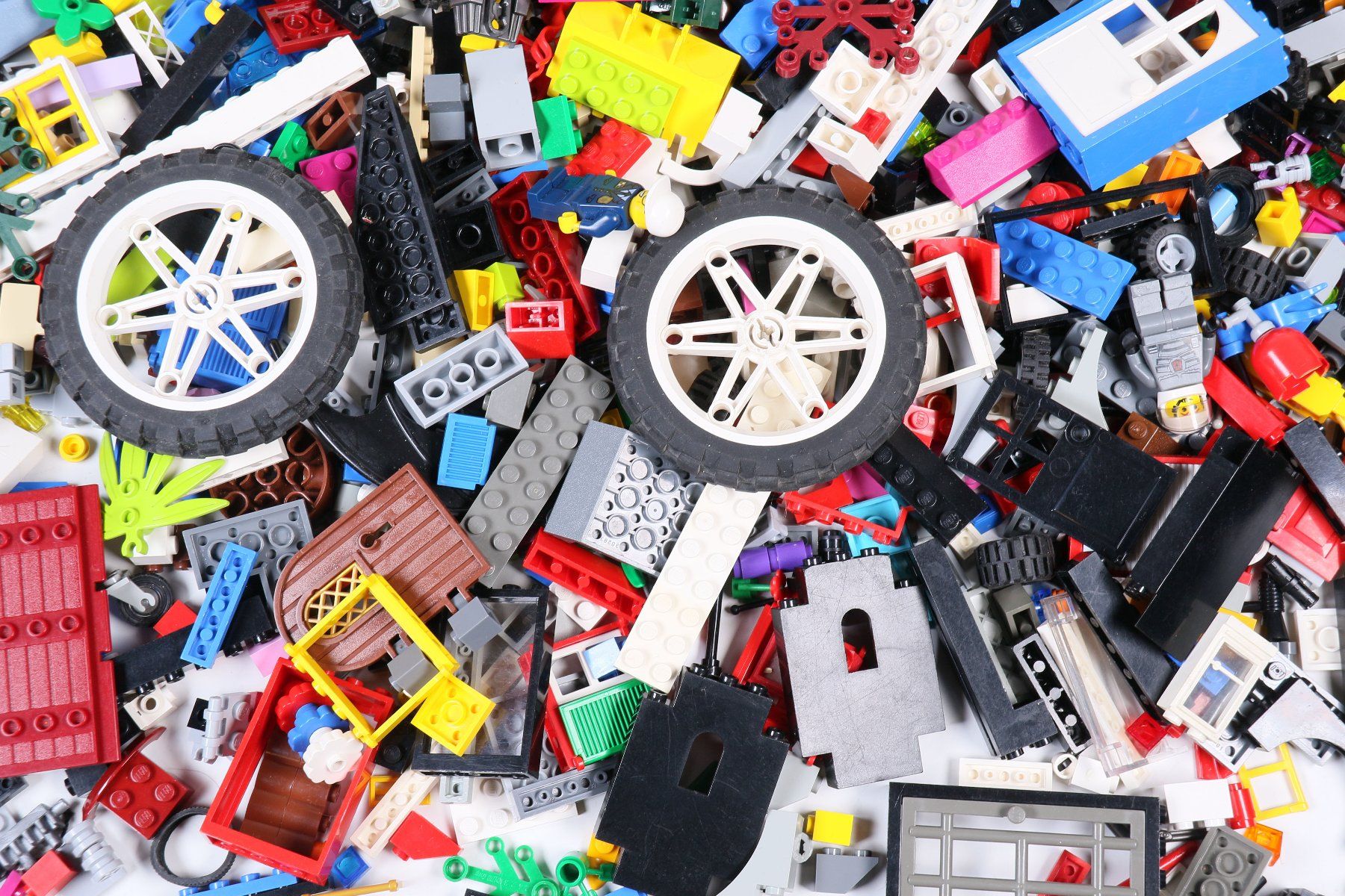 Lego Kit di costruzioni: 1.5 kg. Legoteile mit Minifiguren – Usato da Hettlingen venduto da Scholi99 2