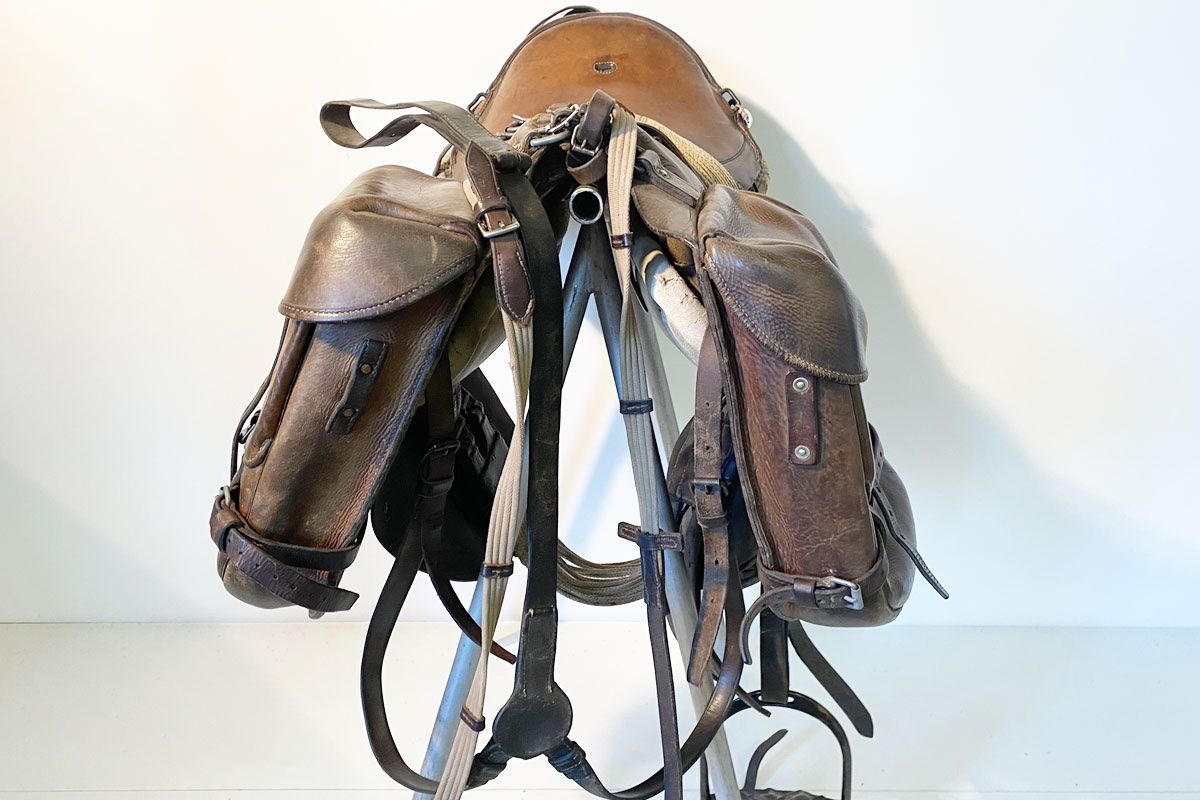 Selle & Accessori: Armee Pferdesattel mit Leder Taschen – Usato da Ballwil venduto da ClassicGallery 6
