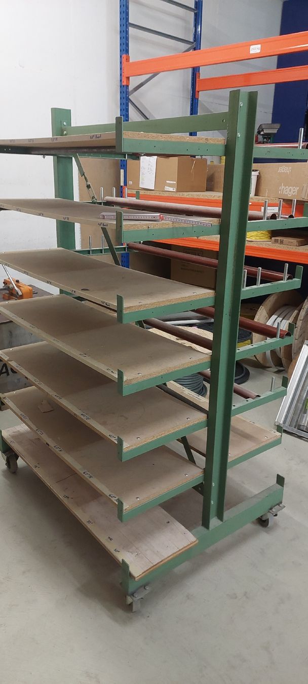 Scaffali: Regal Rollwagen – Usato da Rapperswil SG venduto da Indoc