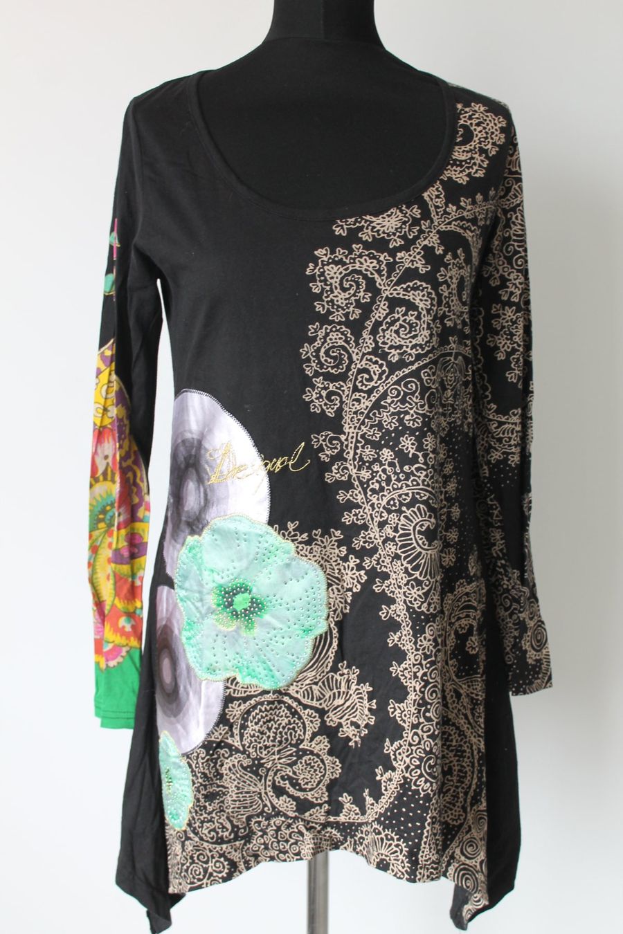Desigual Tuniques: Tunique DESIGUAL taille L – D'occasion à Chez-le-Bart par jasse