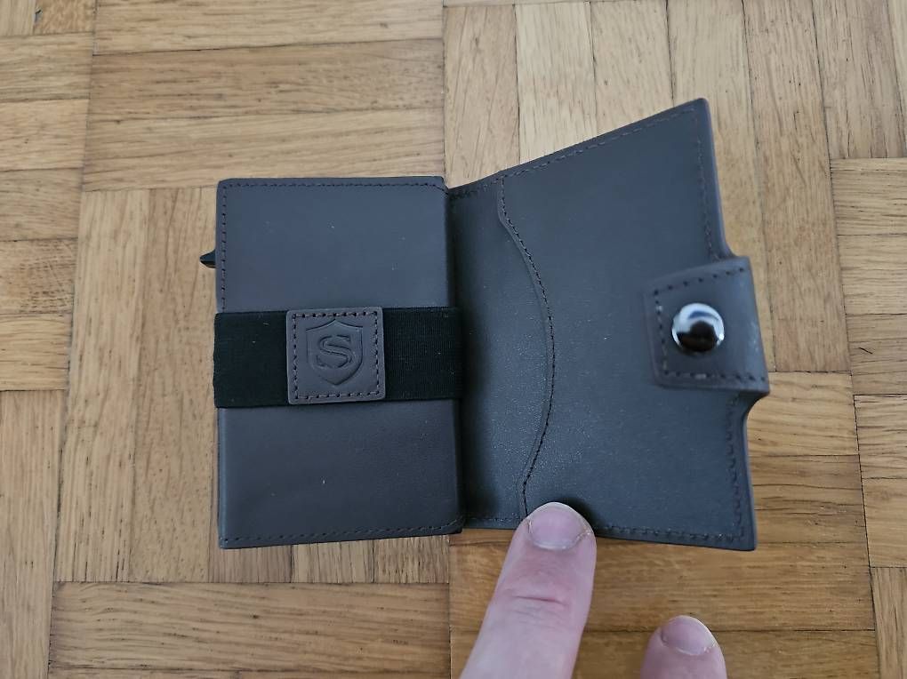 Portafogli: Seekr Smart Wallet – Usato da Münchenbuchsee venduto da Bussistyle 1