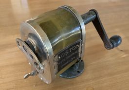 Antiker BOSTON Tischspitzer