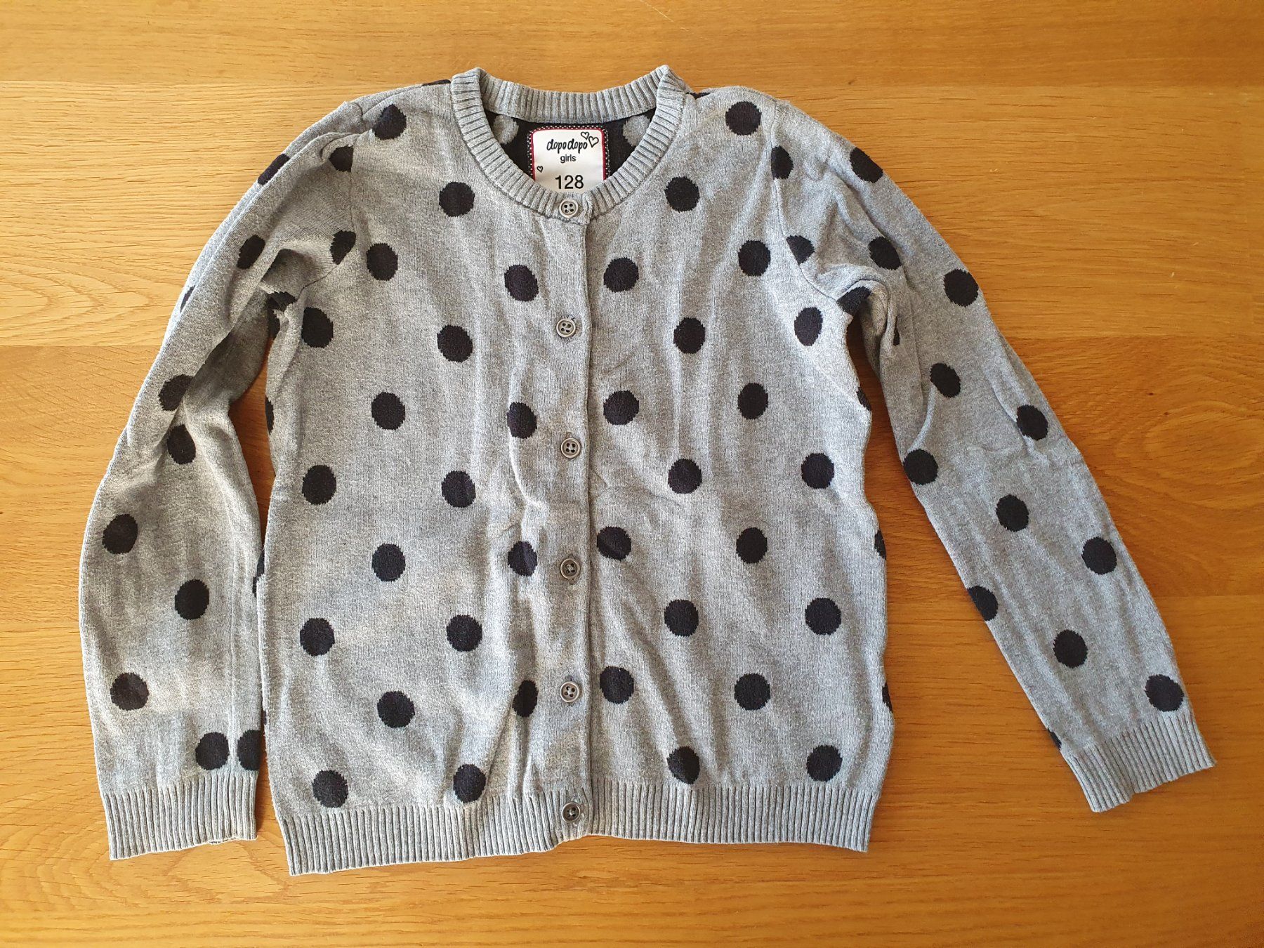 Pullover & Sweatshirts: 5x Pullover + Jäckli Gr. 122/128 – Gebraucht aus Villars-sur-Glâne von richardette 2