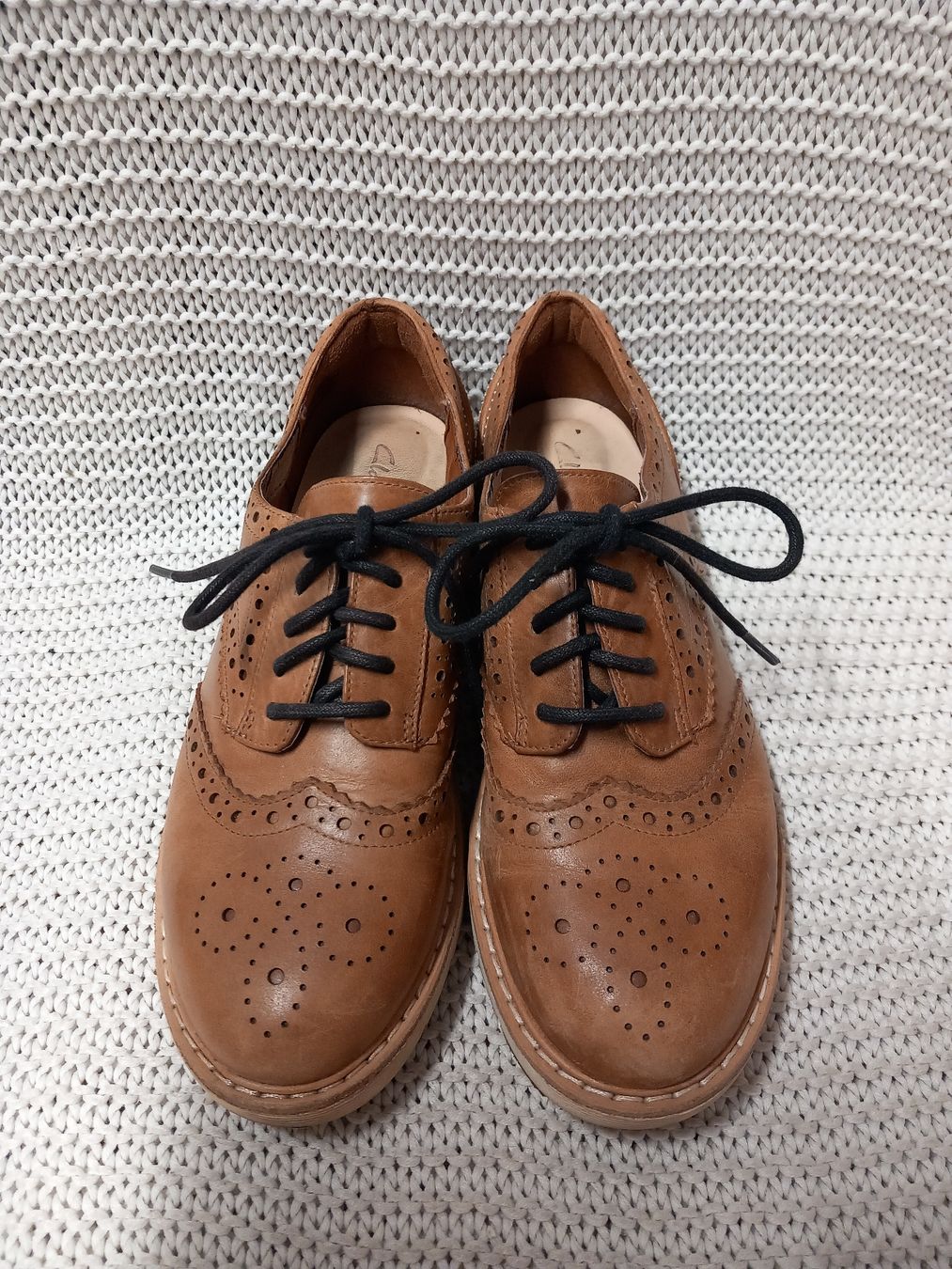 Clarks Chaussures femmes: Clarks Schnürschuhe/ Budapester/ Derbies Gr.37 braun – D'occasion à Gwatt (Thun) par umwelt-brocki 1