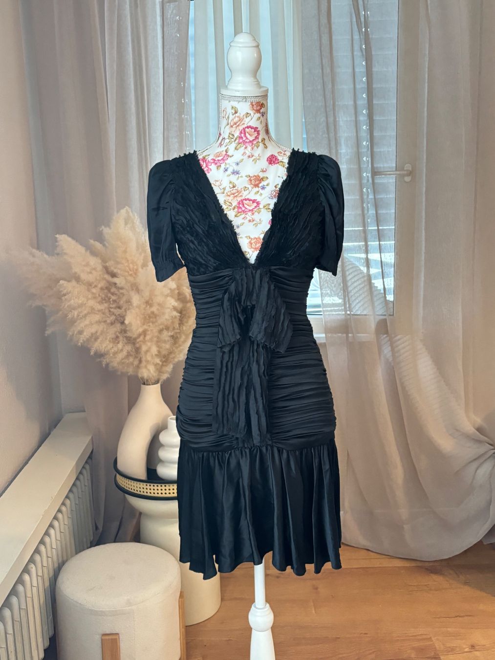 Dolce & Gabbana Vestiti: Dolce Gabbana Ruffle Silk Dress – Usato da St. Margrethen SG venduto da dijanaO 5