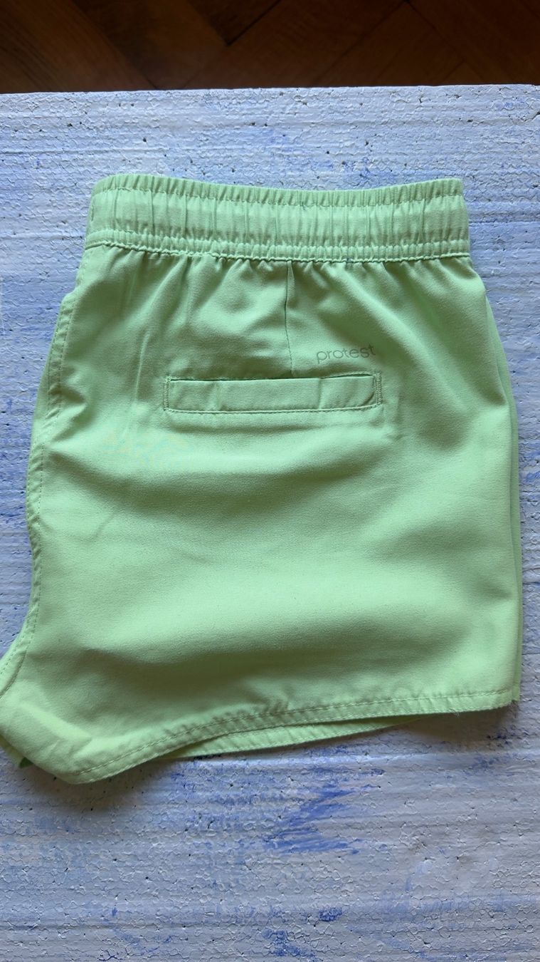 Pantaloni: Protest Sport Beach Shorts – Usato da Bern venduto da MarieBrocante 3