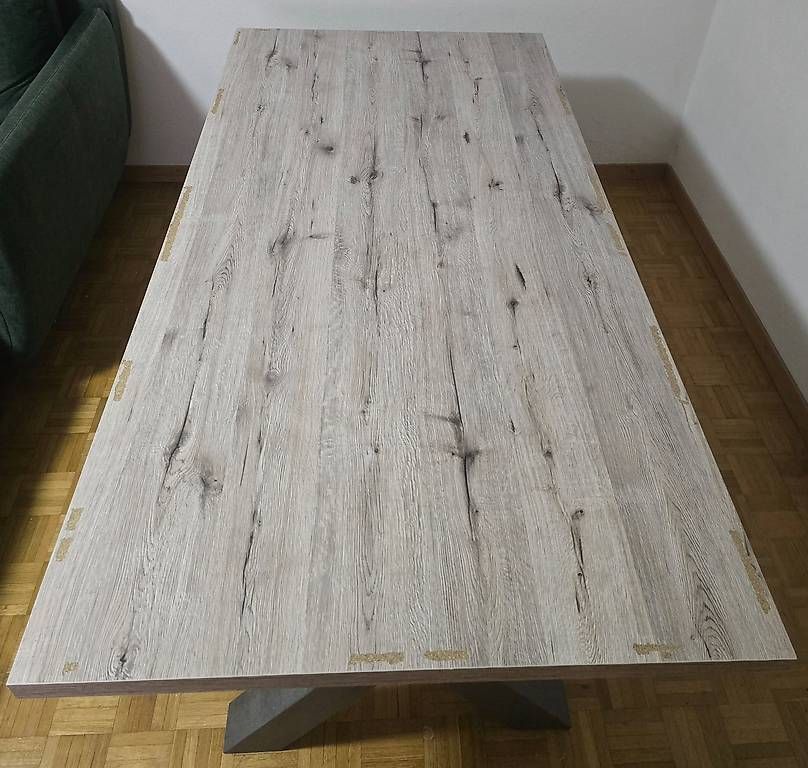 Tavoli: Esszimmer-Tisch MDF Dekor Eiche – Usato da Schaffhausen venduto da F_180