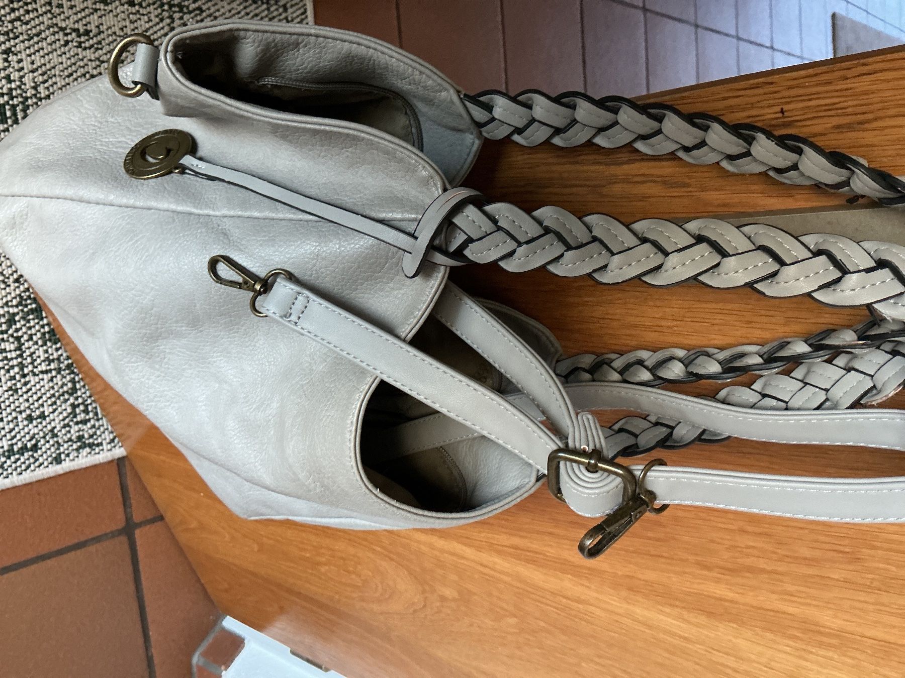 Sacs femmes: Coveri Collection Tasche hell  grau – D'occasion à Wettingen par Andres54 4